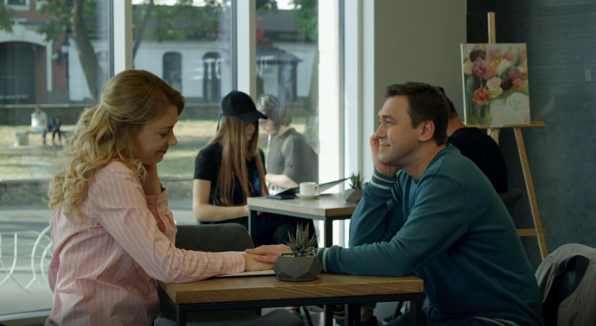    Таня очень счастлива с Олегом, единственное, что ее смущает – не поторопились ли они со свадьбой?