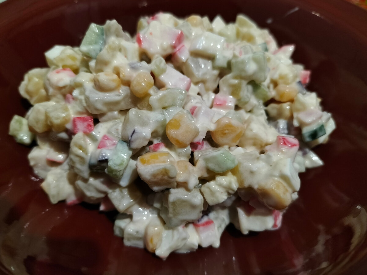 Салат «Белые ночи» с ананасом и сельдереем — рецепт с фото пошагово