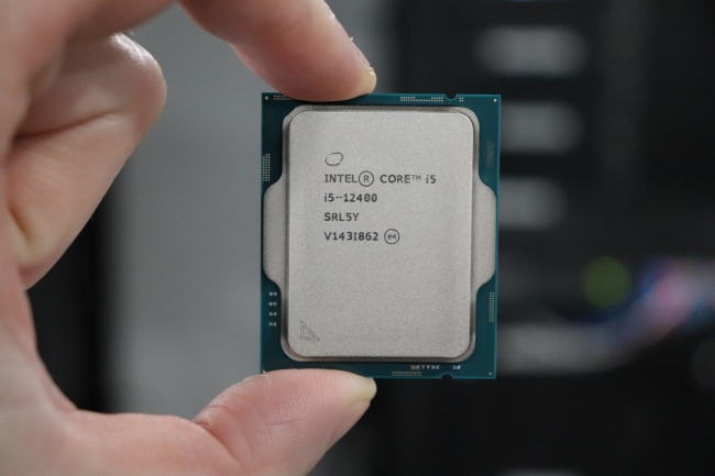 Intel core I5-12400