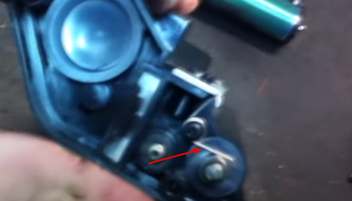 Фото 17. Устанавливаем боковую крышку