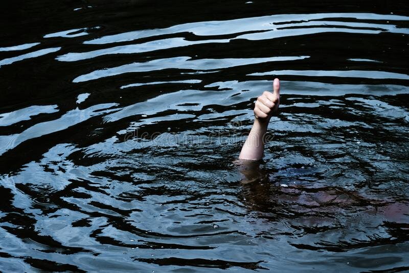 Продолжаем выплывать))) Картинка из интернета. Найдена в свободном доступе. И бессовестно использована. Спасибо фотографу и фотомодели.