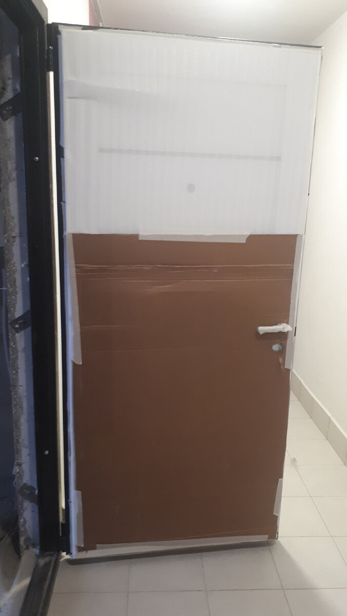 Малярного скотча много не бывает.