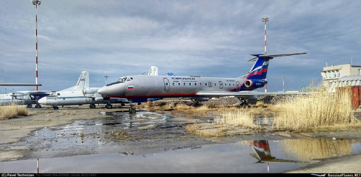 Борт Ту-134АК RA-65568  на приангарной стоянке (фото из открытых источников)