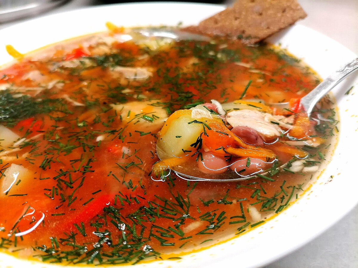 10 вкусных и сытных фасолевых супов
