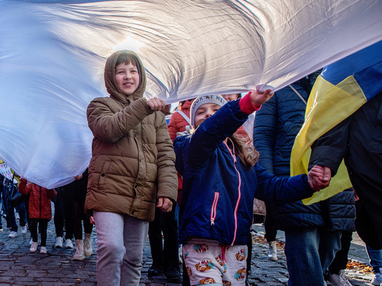     Украинские беженцы на акции в Польше, ноябрь 2022 / Global Look Press