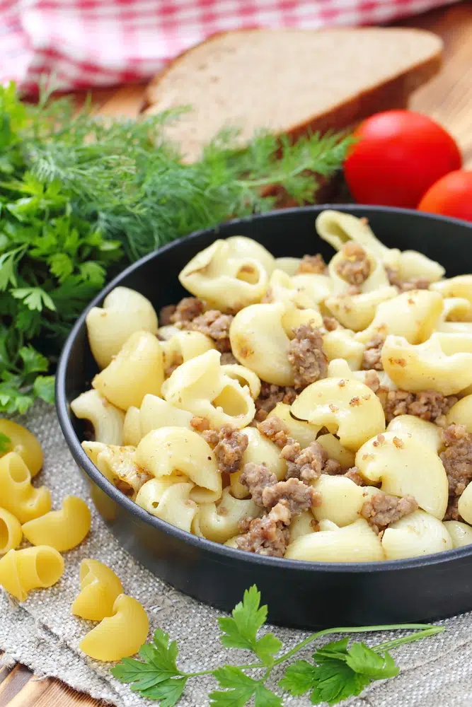Из фарша и макарон легко и вкусно: 10 рецептов