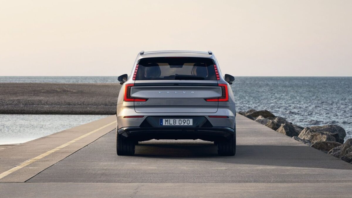Новая volvo 2024. Новая volvo 2024. Вольво эс 90. Volvo xc90 2024 новый. Volvo ex90.