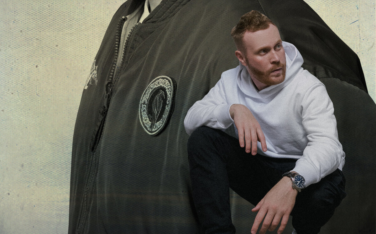     «Я всю жизнь сторонюсь радикализма»: Евгений Чебатков — о том, что он любит в истории, не любит в юморе, и о злости