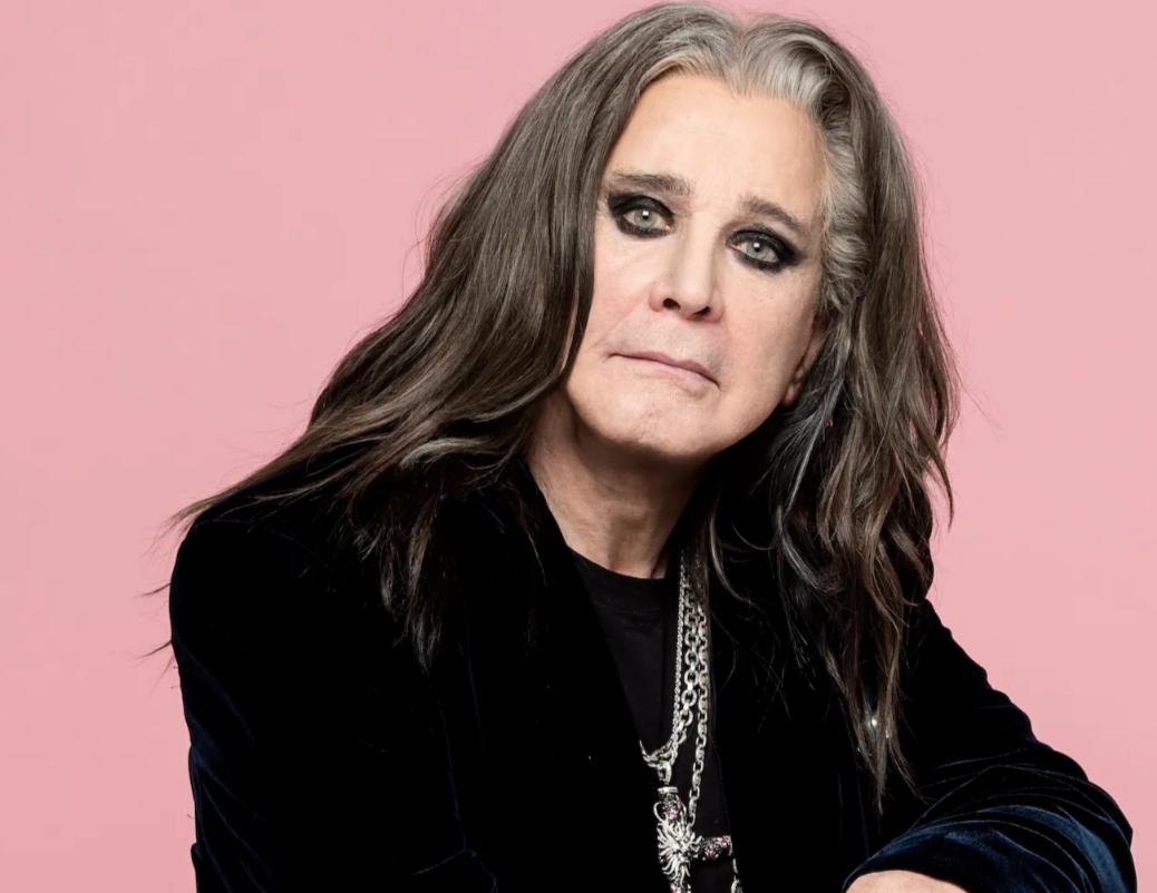 Каждое появление Осборна перед фотокамерой – это всегда тщательно продуманный и хорошо сыгранный образ. Фото: Ross Halfin.