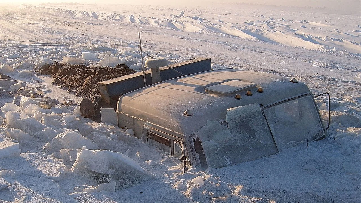 Вездеходы в тундре зимой