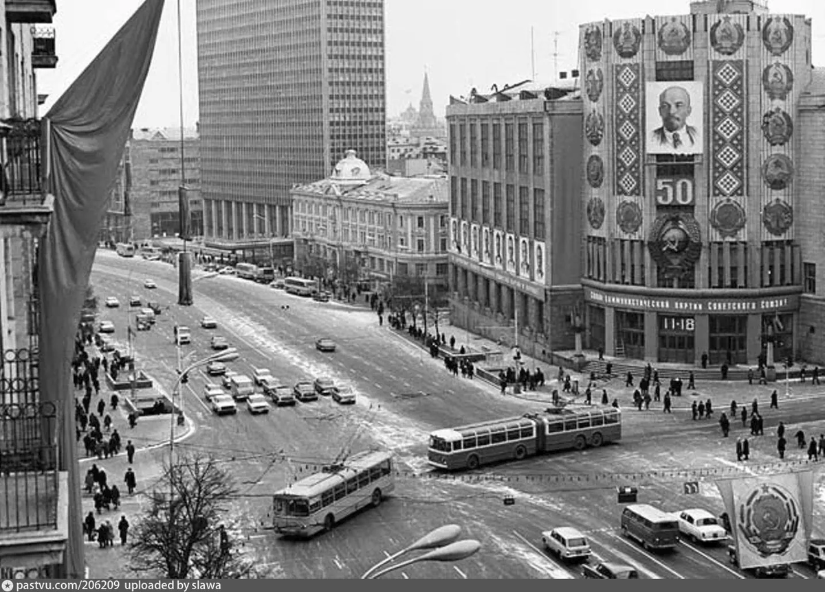 На фото: улица Горького (Тверская), 1972 год. Источник: https://www.vedomosti.ru.