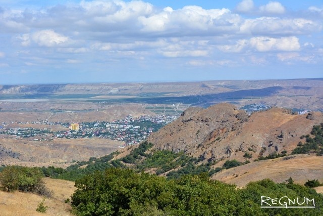    Крым. Вид на Коктебель Марина Каширская © ИА REGNUM
