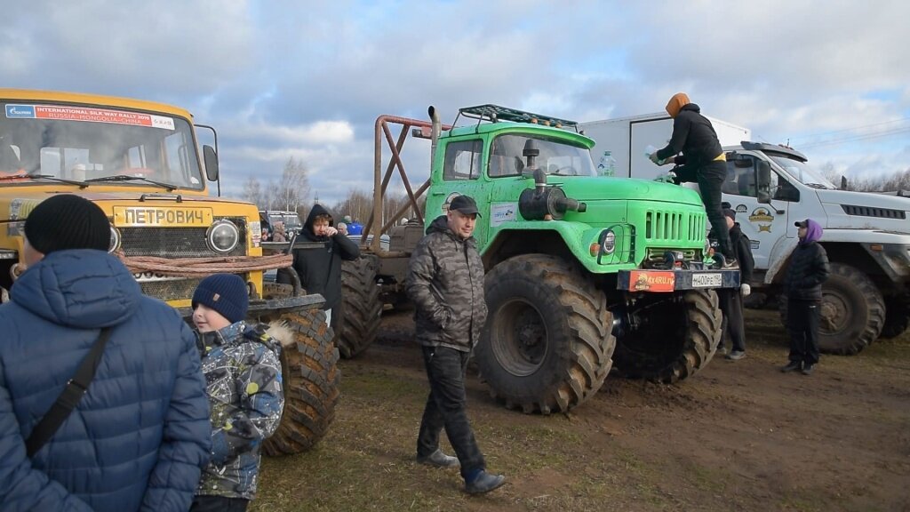 Под Тверью прошли зрелищные соревнования по трак-триалу «Царя горы-2022»