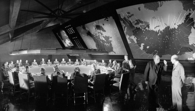    Совещание в Пентагоне Цитата из х/ф «Доктор Стрейнджлав». Реж. Стэнли Кубрик. 1964. США, Великобритания