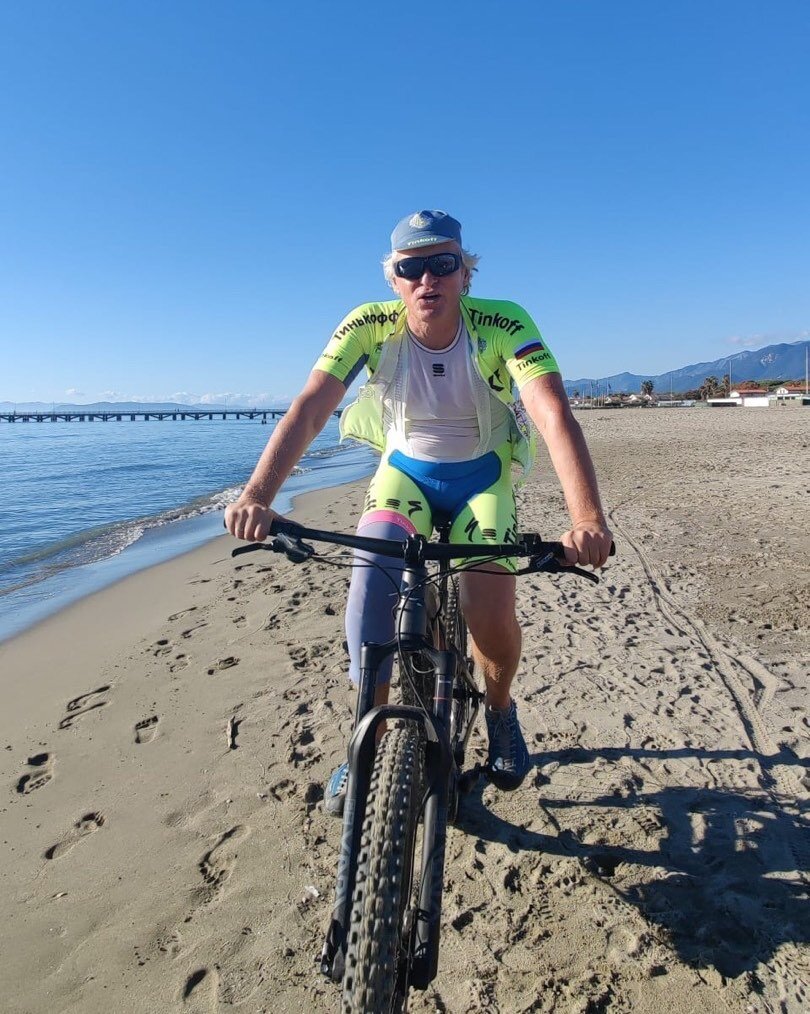    Олега не было на месте во время ограбленияСоцсети Олега Тинькова