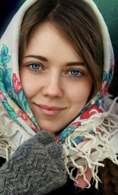 А ведь красивы православные женщины? Внешнее изнутри исходит. Что наполняет, то и мироточит. 