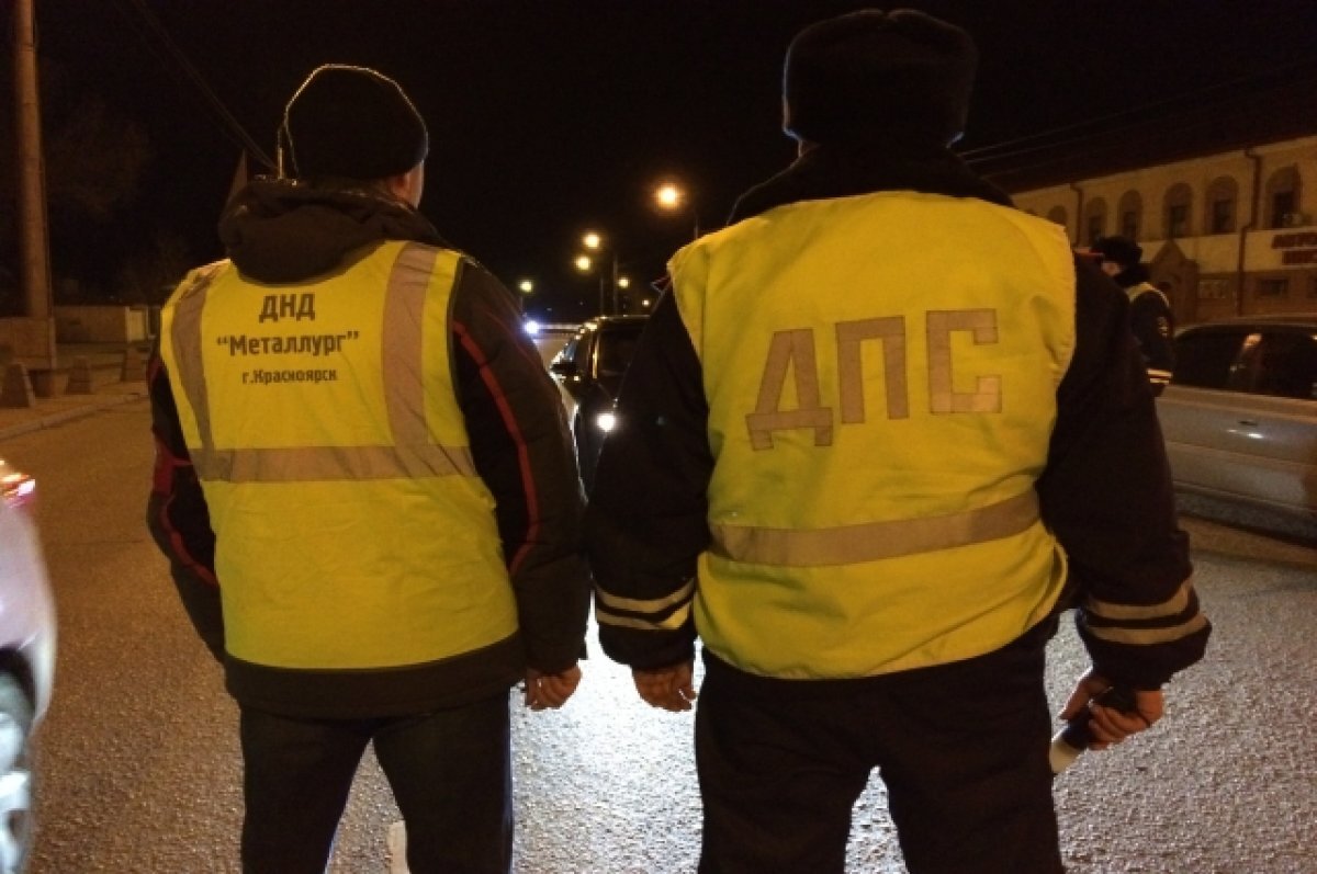    Пьяная женщина с малолетними детьми поехала в магазин за выпивкой.