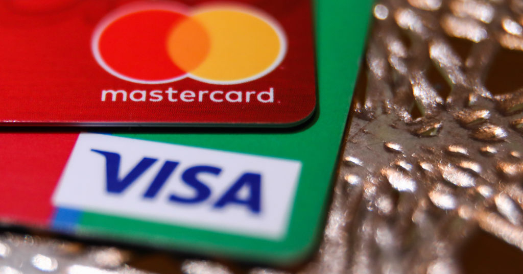 Почему банки все еще выдают карты Visa и Mastercard и что будет дальше?