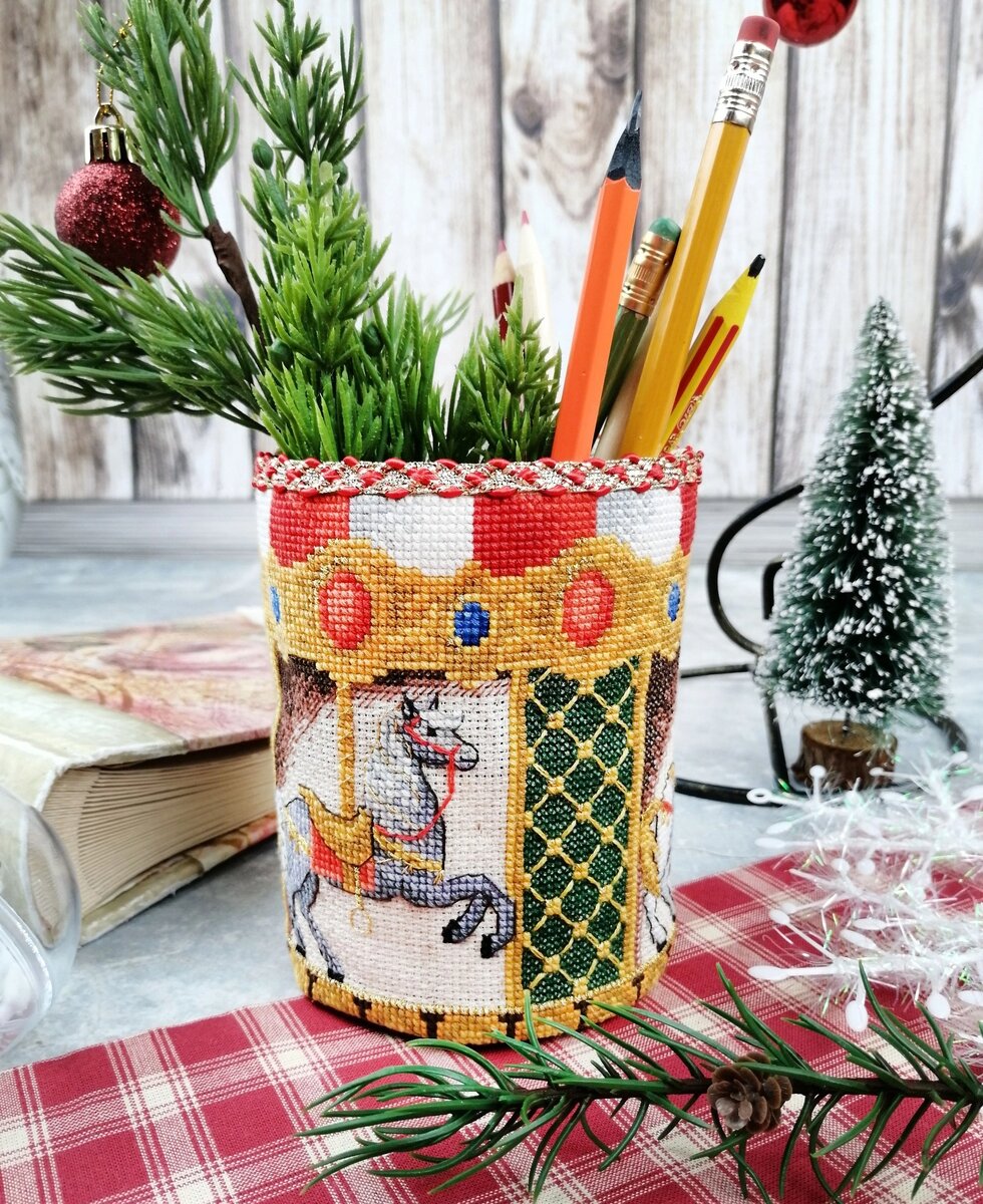 21.002.26 набор для создания карандашницы "Карусель" 