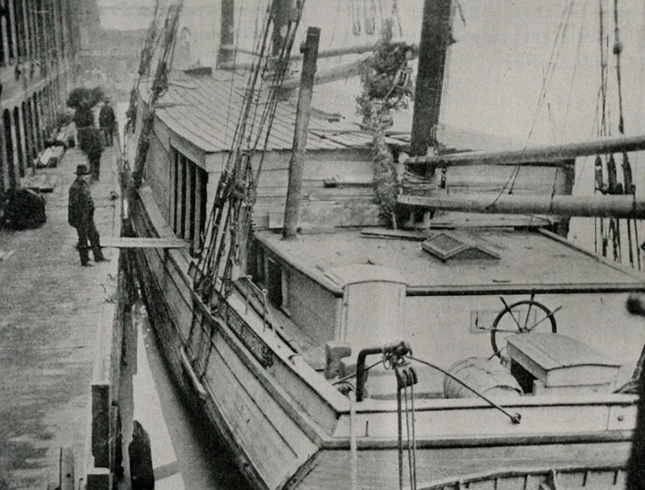 Судно "Роуз Симмонс" в Чикаго.