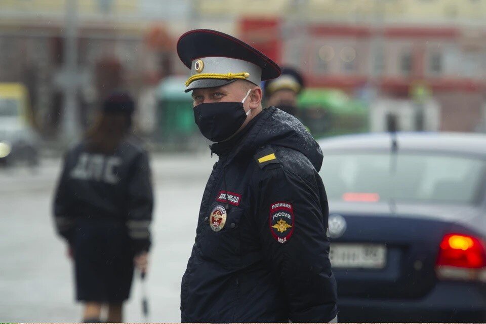     В Москве на Шоссе Энтузиастов столкнулись такси и электробус Алексей БУЛАТОВ