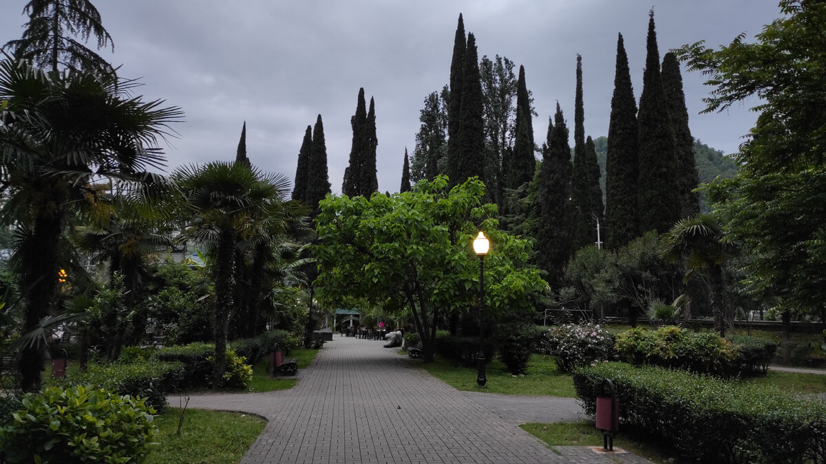 Фонари в Абхазии будут выключать чаще. Фото: Кирилл Полиенко/Polienko: путешествуем вдвоём