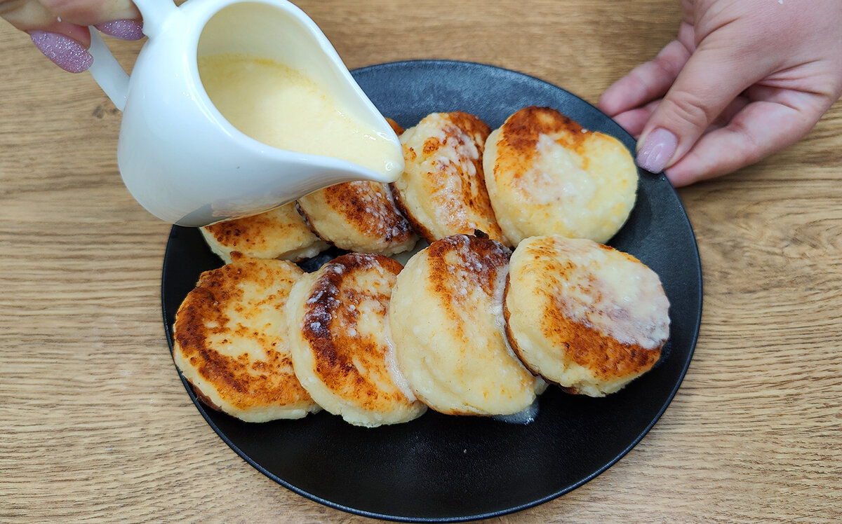 Нежнейшие сырники в особой заливке. Получаются такие вкусные, что хочется  готовить каждый день (делюсь простым рецептом) | Карамелька | Дзен