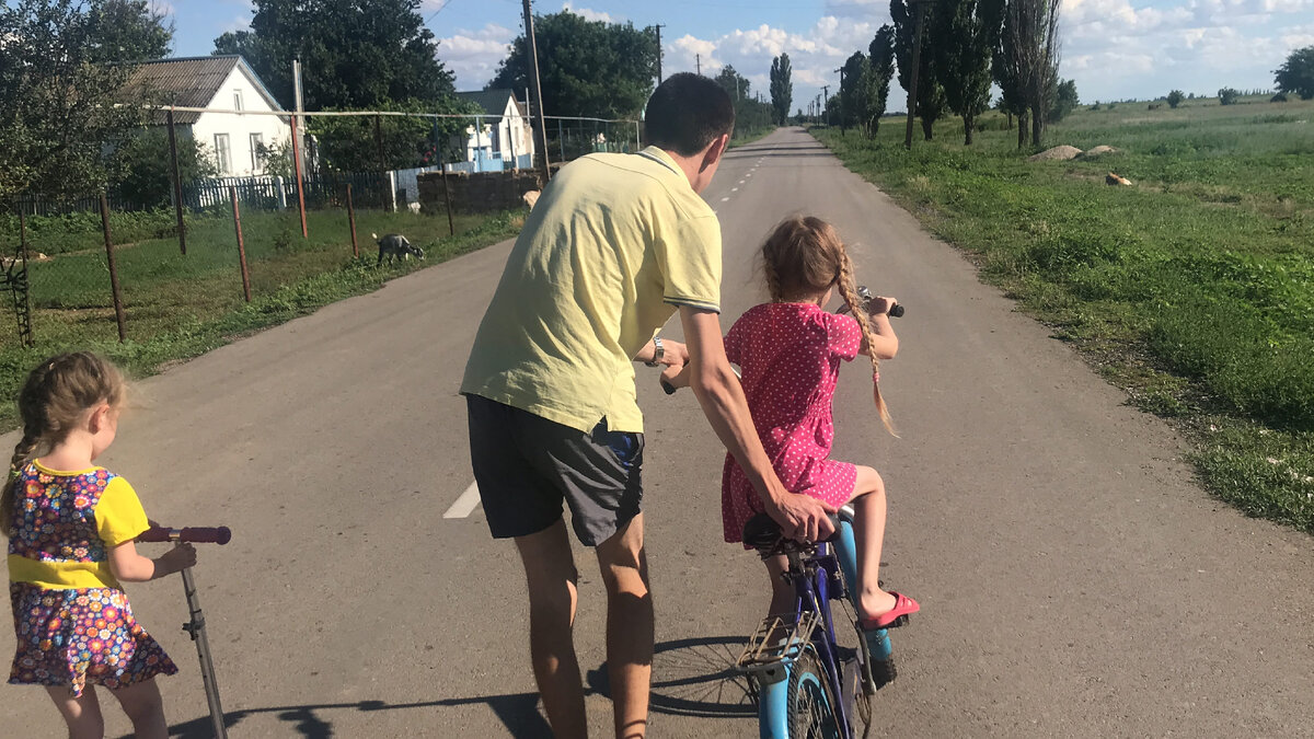 Я с дочками. Село Братское. Крым