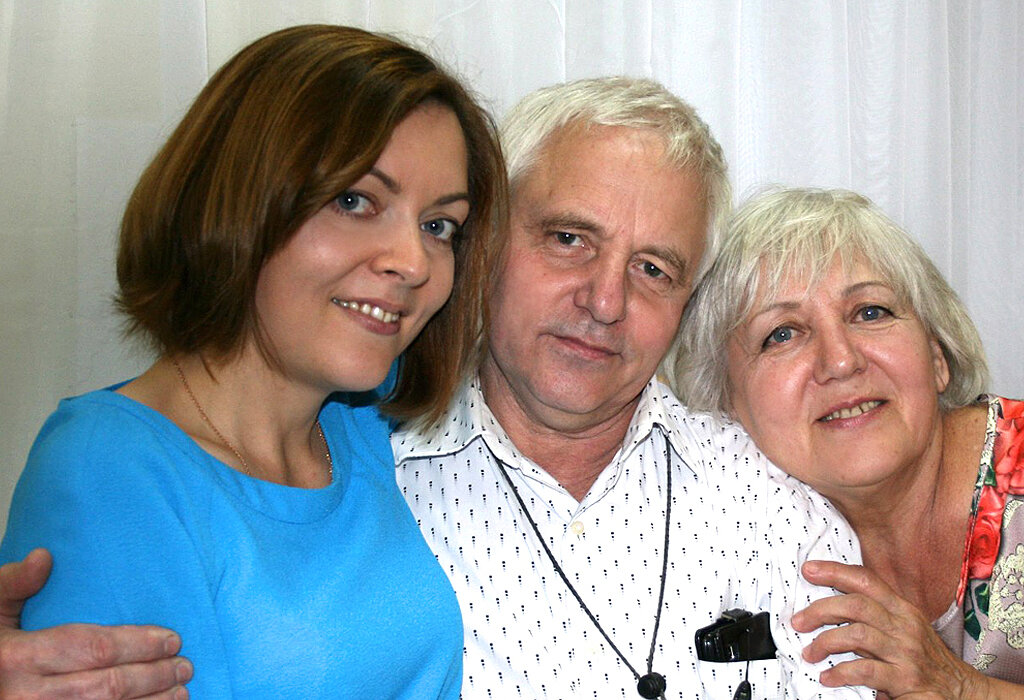 Я, мой дядя и моя мама на юбилее в 70 лет