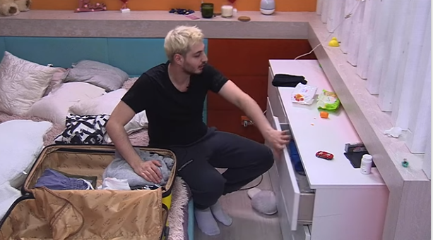 Иосиф собирает вещи