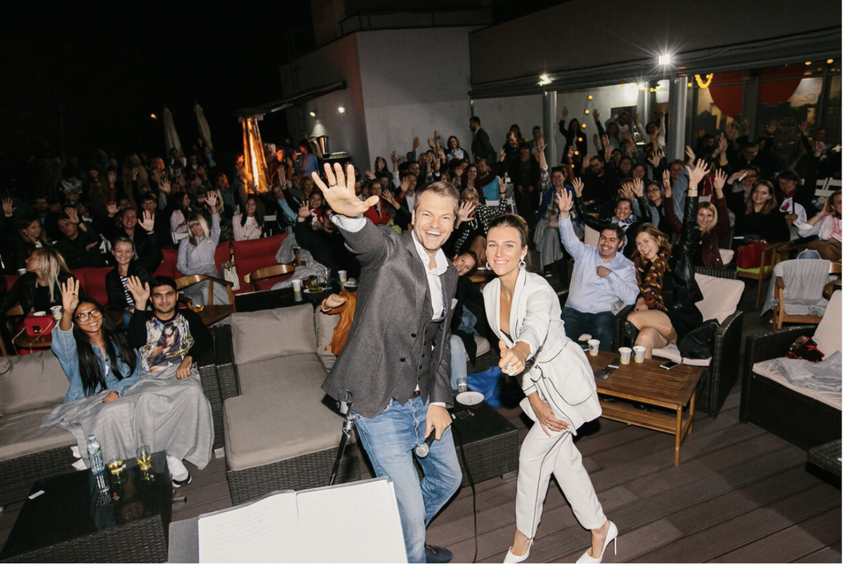 «Я отошел на пару минут, чтобы налить себе чай, а когда вернулся, все 300 билетов на концерт были проданы!» Василий Даниловский, основатель Roofevents.