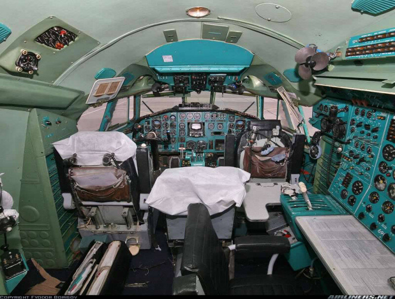 Кабина пилотов ТУ-154