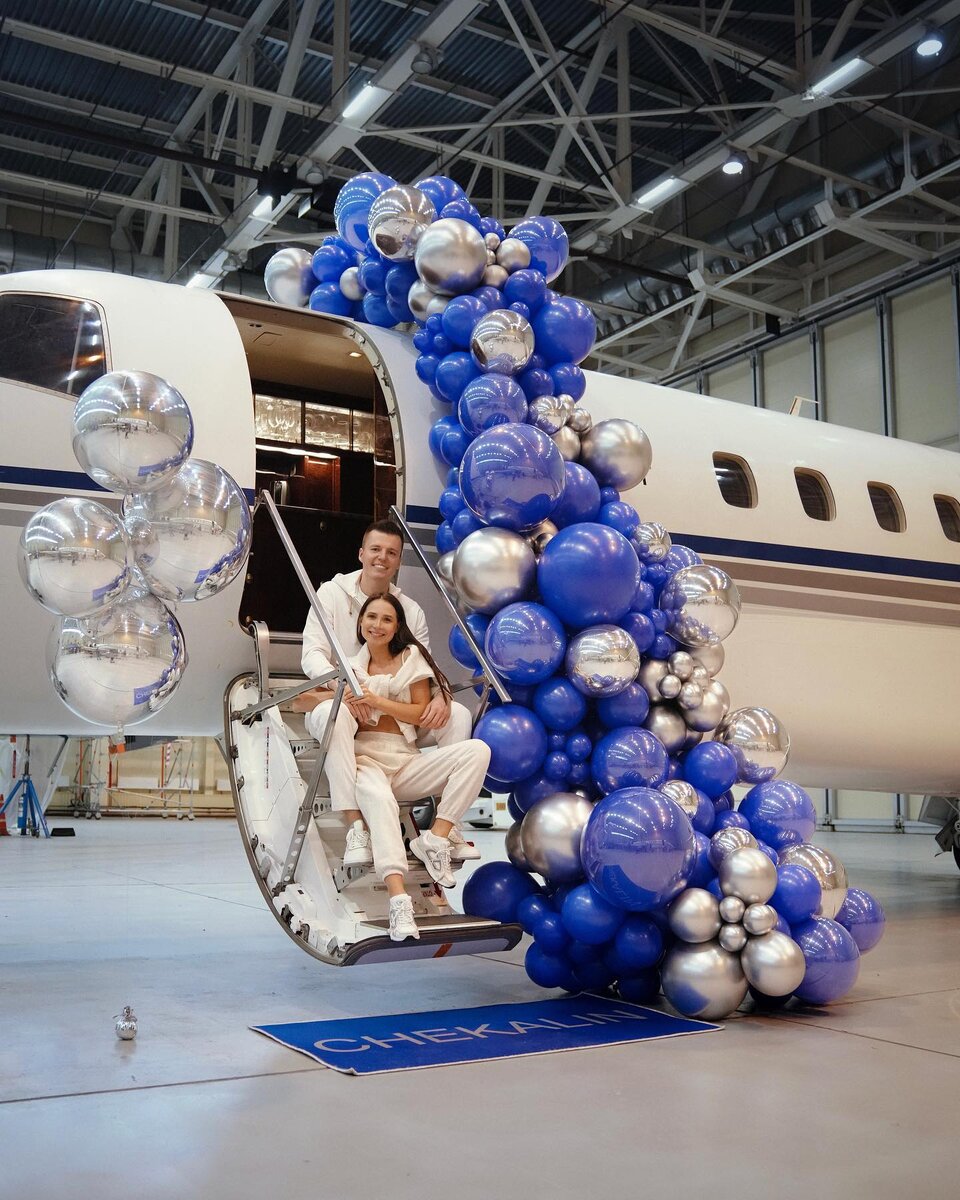    Счета и недвижимость Валерии и Артема Чекалиных арестованыСоцсети Лерчека