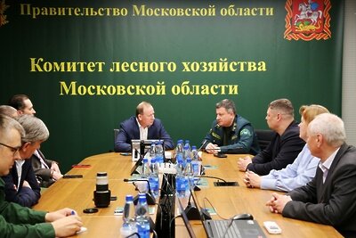    Подписание решения Комиссии по итогам федеральной проверки готовности региона к пожароопасному сезону 2023 года в лесах Подмосковья © Пресс-служба Комитета лесного хозяйства Московской области