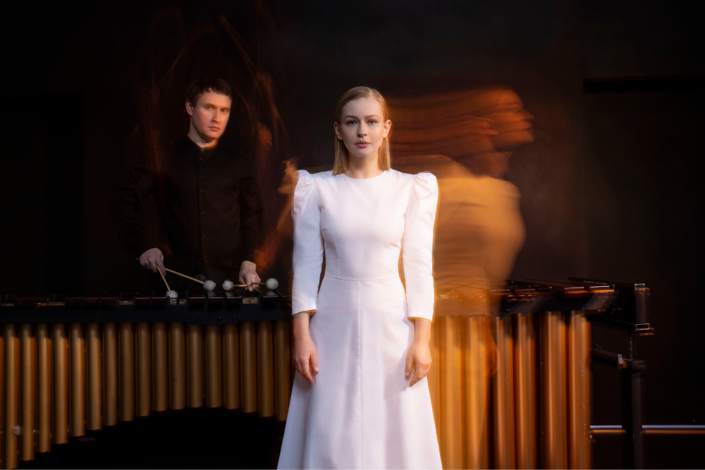    «Яндекс Афиша» проведет показ спектакля «Эбеновая кожа» с Юлией Пересильд (фото 2)