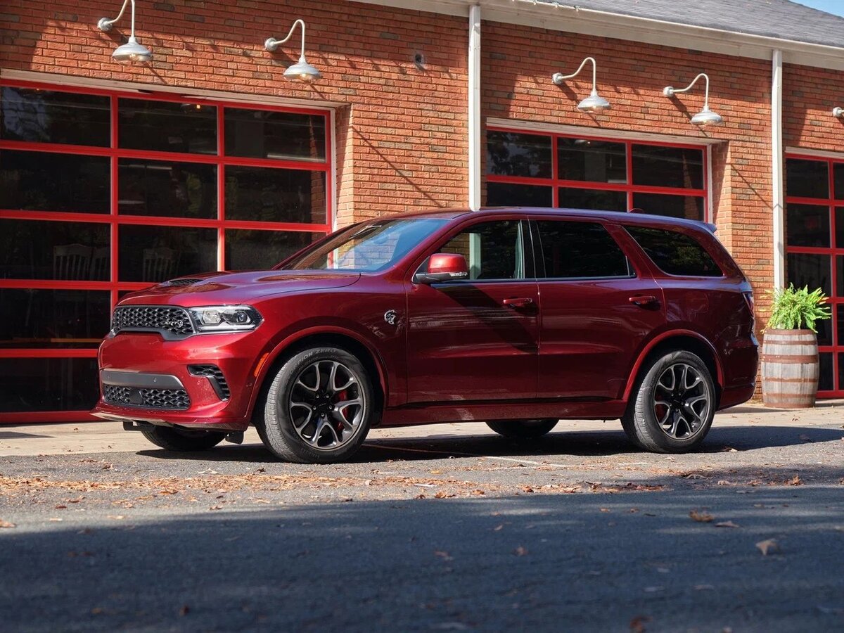     Несмотря на массивность и отсутствие модных дизайнерских решений, Dodge Durango - красивый автомобиль