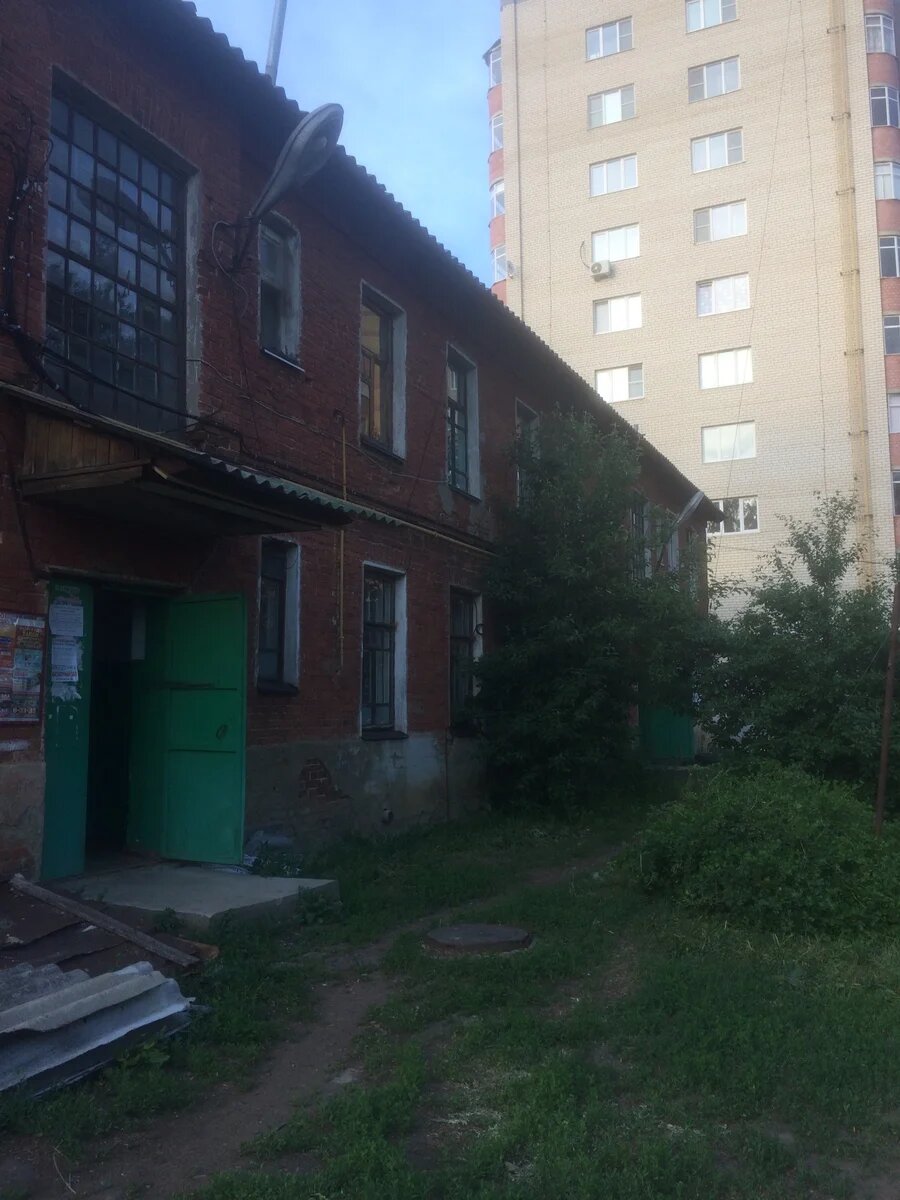 Дом, вид с боку.