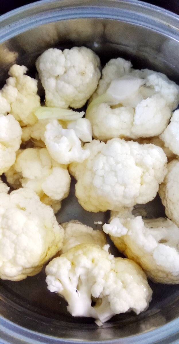 Варим капусту 5-7 минут,после закипания