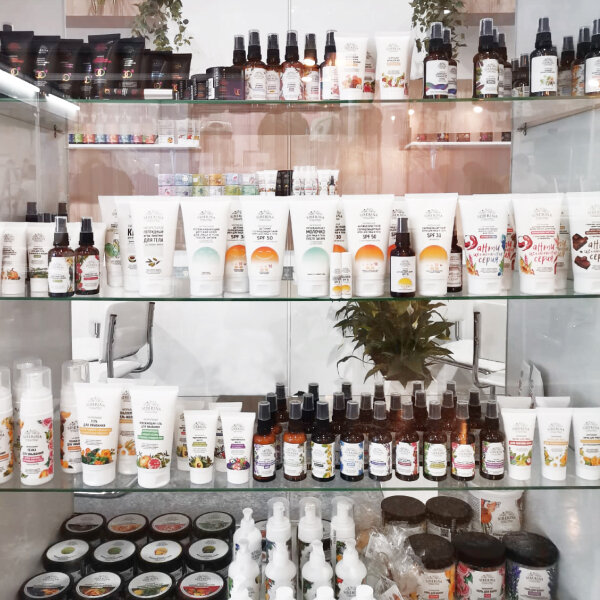 Стенд с нашей косметикой. И это еще далеко не вся продукция, которую мы представили на выставке!