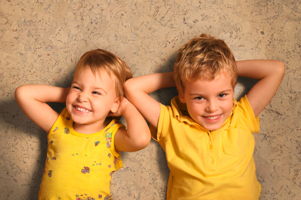 Пробка - самое теплое и комфортное покрытие ) Попробуйте сами )