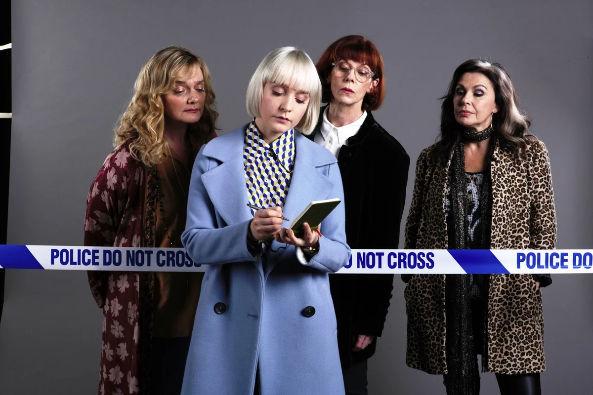 постер к сериалу.