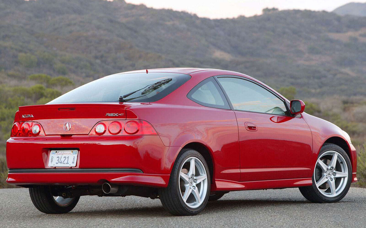 На фото показано последнее поколение Acura RSX(2004-2006)