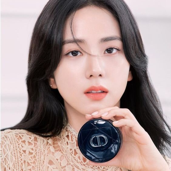 Джису на рекламе Dior