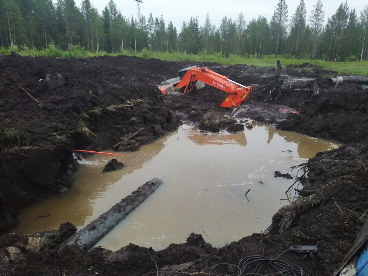 На подмогу привезли ещё 3 эксковатора