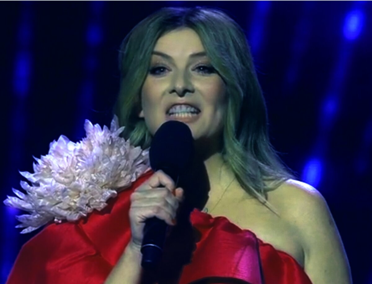 Жанна  Бадоева украинская телеведущая, гражданка Италии заполнила  Первый канал.