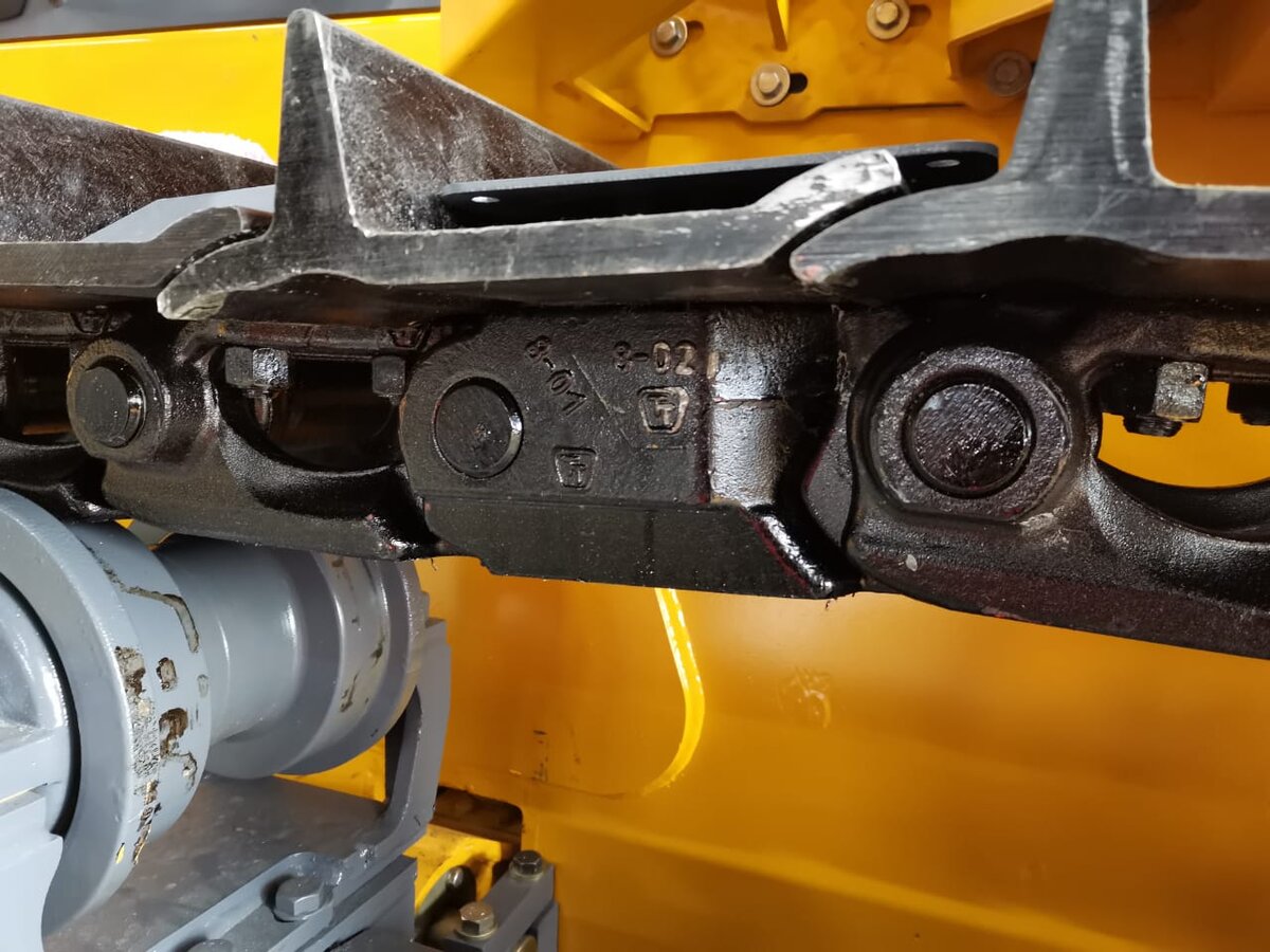 Замыкающее звено на бульдозере