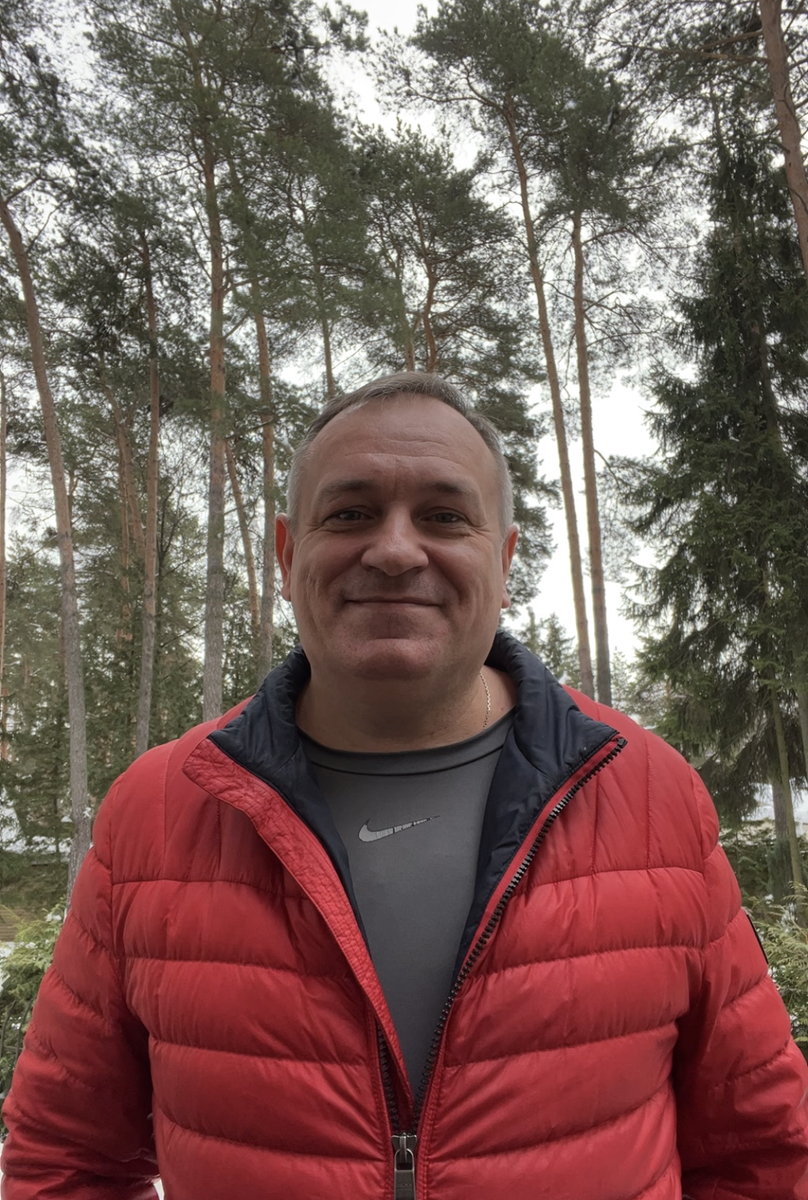 Автор и исполнитель Сергей Степанов.