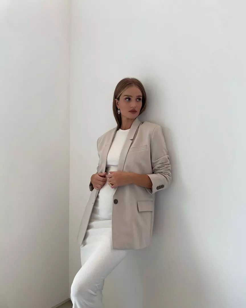 Роузи Хантингтон-Уайтли
Фото: Instagram @rosiehw