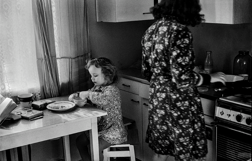 Фоторазборка. Счастливая советская семья пьет чай: sverdlovskavia - ЖЖ