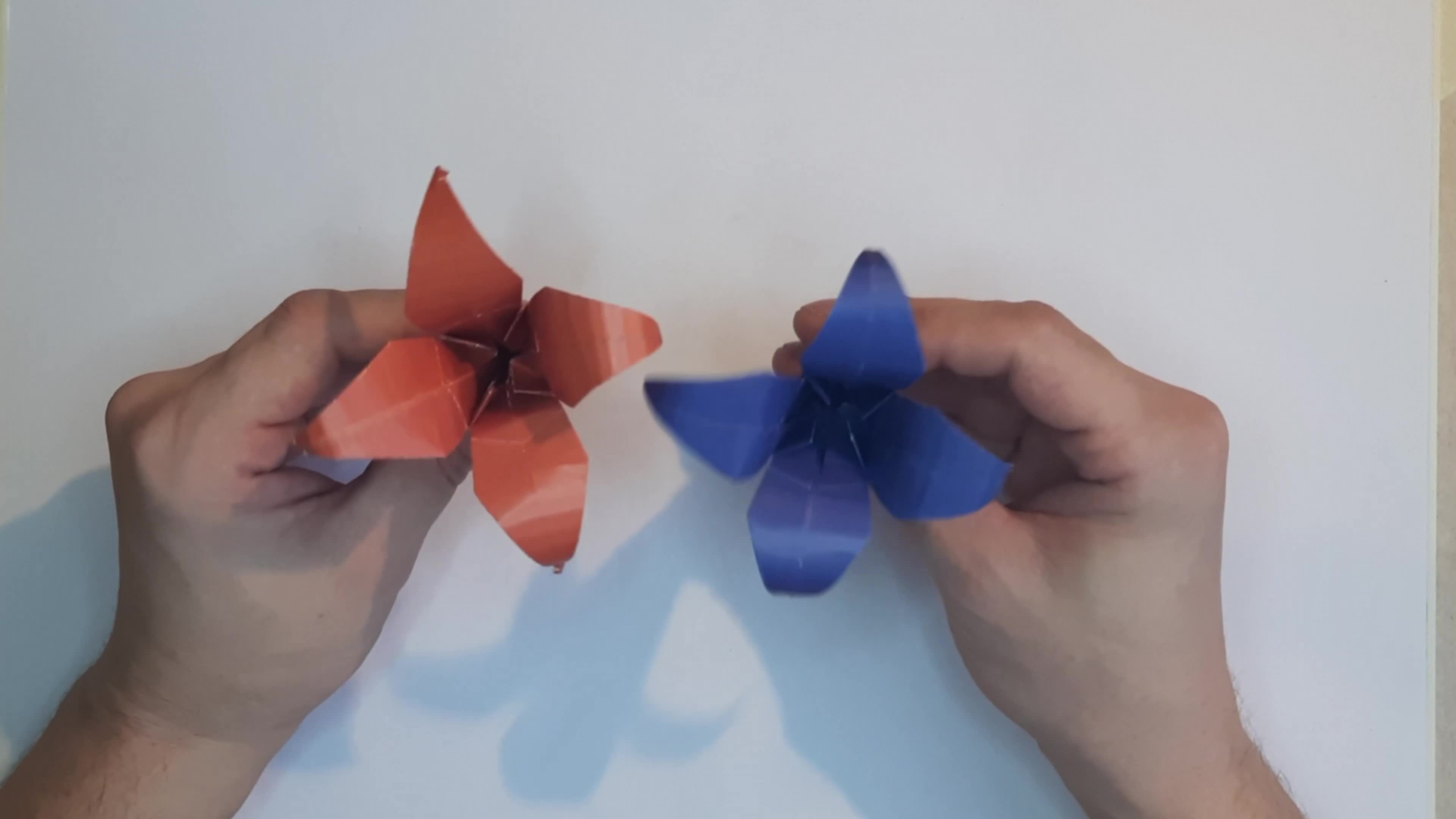 Лилия из бумаги